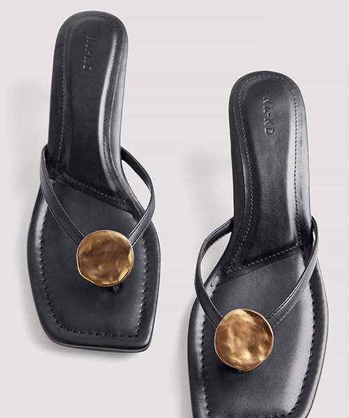 Embellished Toe Strap Sandals