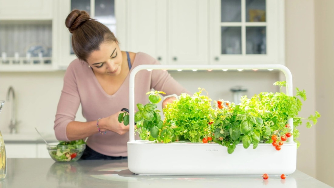 Smart Garden 9 PRO Review: The Ultimate Indoor Gardening Solution